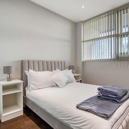 Cosy 1-Bed By Heathrow Airport Londres Exterior foto